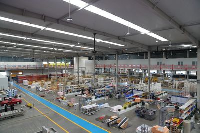 日照經開區 盧東磊帶隊深入項目企業現場辦公，助推科教設備產業高質量發展